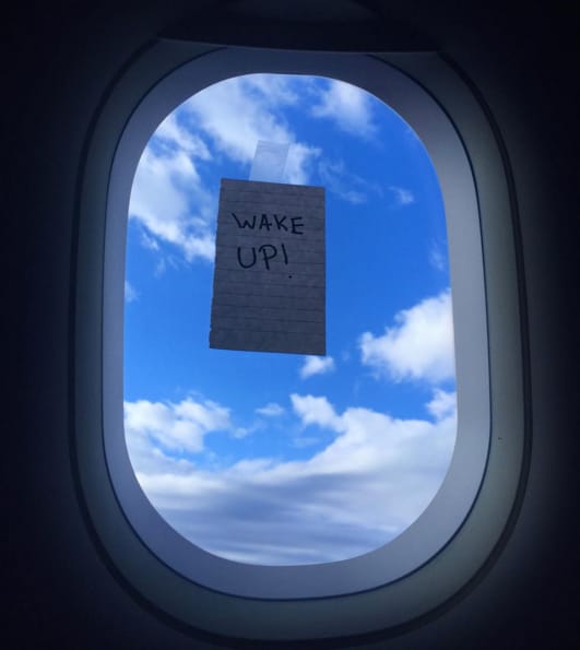 This American Airlines Flight Attendant Inspires Her Passengers With Tiny Window Notes