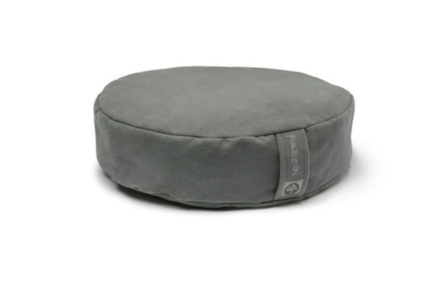 An Eco-Chic Holiday Gift Guide For The Wandering Yogi Hero Image