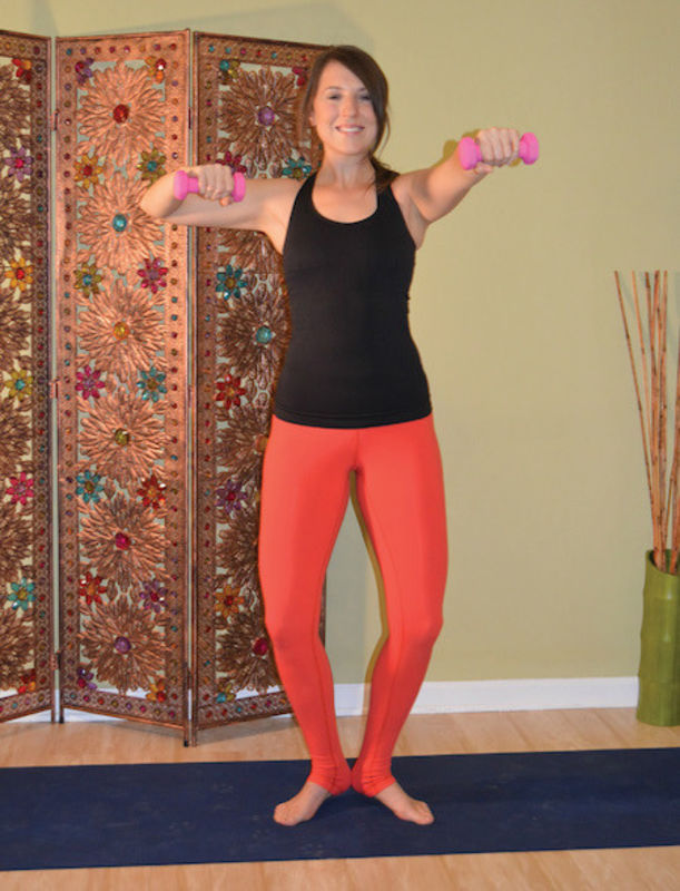 Detox & Energize With This Yoga-Inspired Workout Hero Image