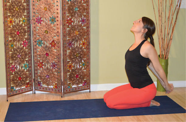 Detox & Energize With This Yoga-Inspired Workout Hero Image