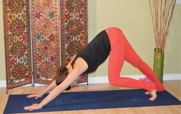 Detox & Energize With This Yoga-Inspired Workout Hero Image