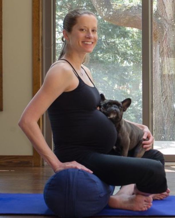 13 Yoga Modifications For Pregnant Women Hero Image
