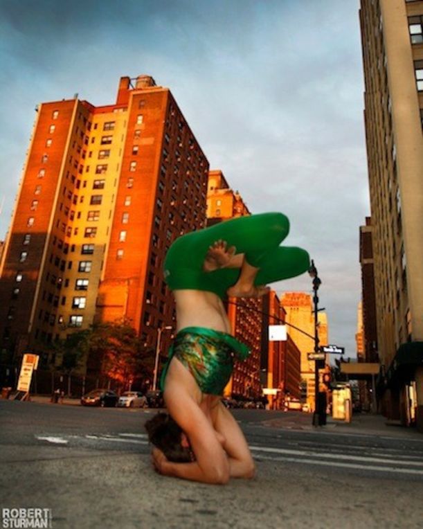 Yoga In The Streets Of New York City (Stunning Slideshow) Hero Image