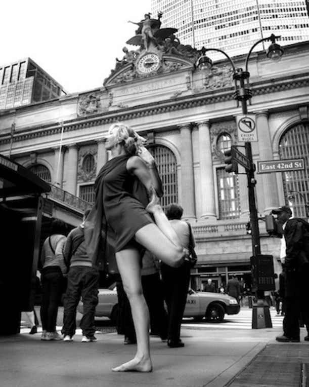 Yoga In The Streets Of New York City (Stunning Slideshow) Hero Image