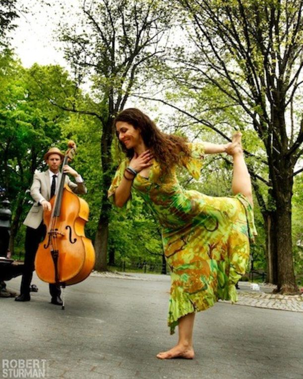 Yoga In The Streets Of New York City (Stunning Slideshow) Hero Image
