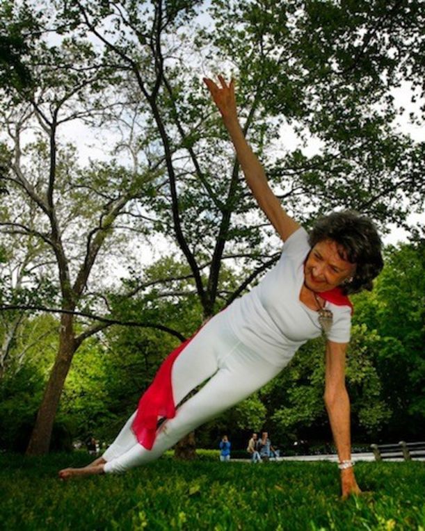 Yoga In The Streets Of New York City (Stunning Slideshow) Hero Image