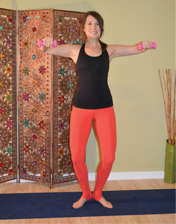 Detox & Energize With This Yoga-Inspired Workout Hero Image