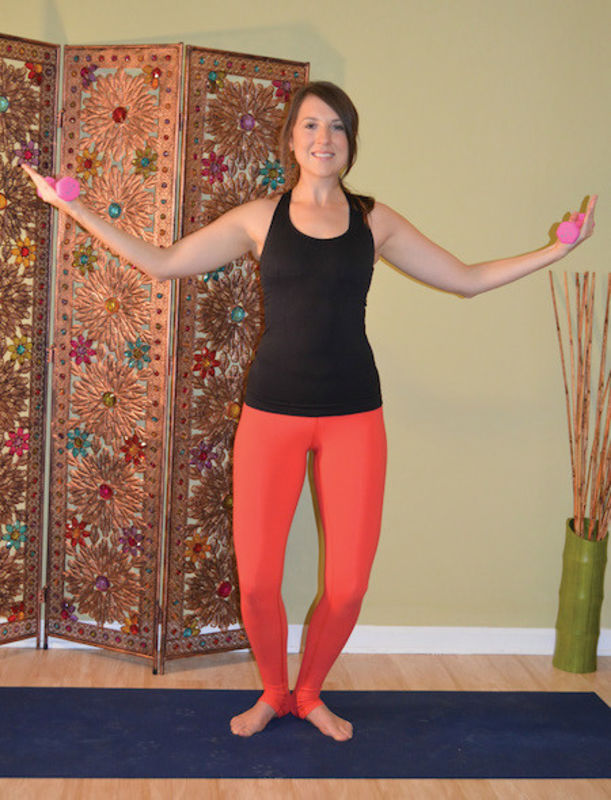 Detox & Energize With This Yoga-Inspired Workout Hero Image