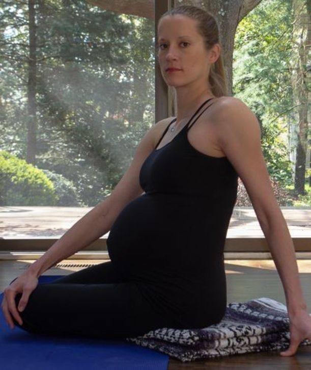 13 Yoga Modifications For Pregnant Women Hero Image