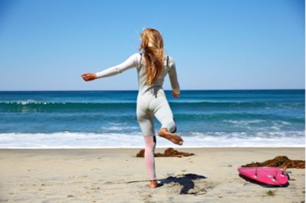 Wake Your Body Up With These Yoga-Inspired Moves Hero Image