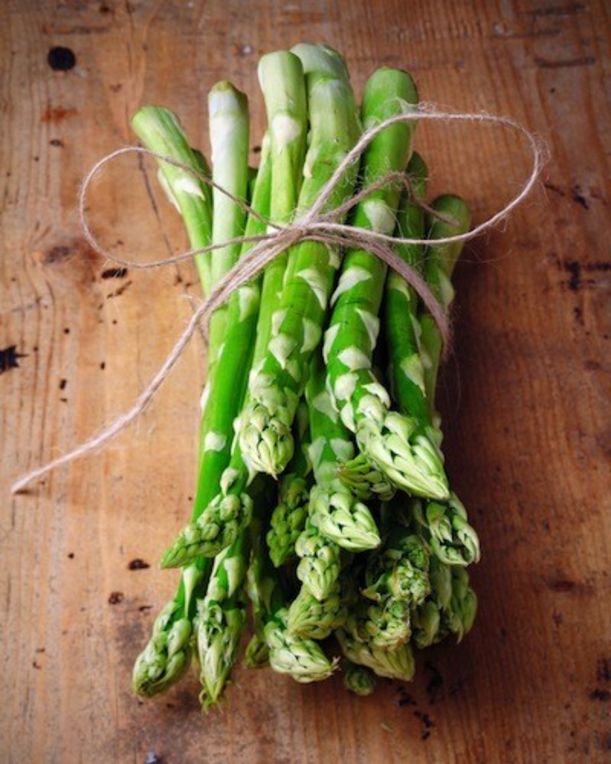 The 6 Best In-Season Fruits & Veggies To Buy For Spring Hero Image