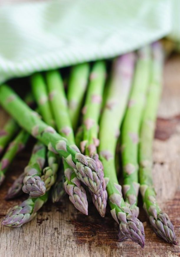 5 Sexy & Slimming Foods For Valentine's Day Hero Image