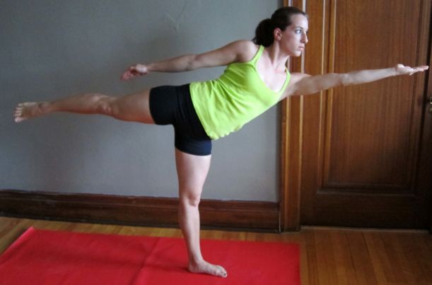 10 Off-Season Asanas for Hockey Players Hero Image