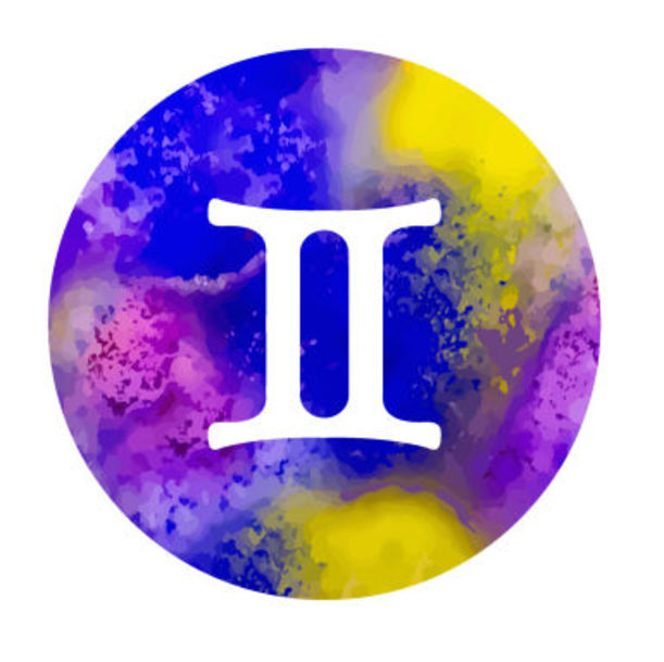 The Perfect Essential Oil For Your Zodiac Sign Hero Image