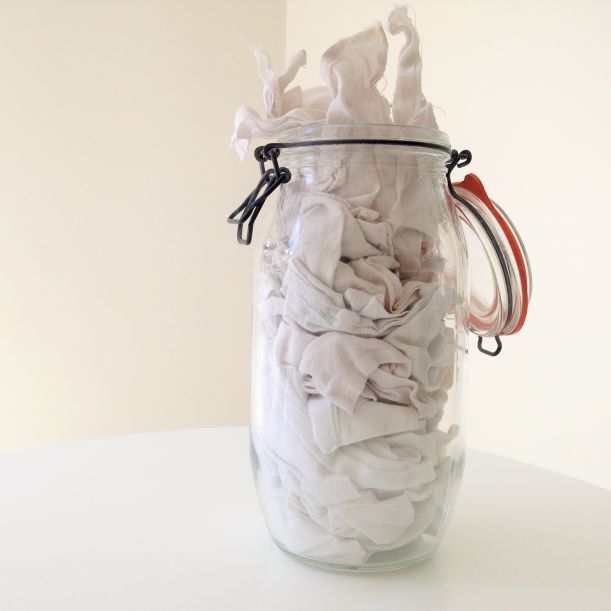 Take A Peek Into One French Woman's Zero-Waste, Minimalist Home Hero Image