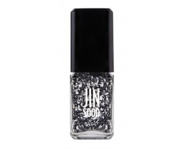 The 9 Best "5-Free" Nail Polish Hues For Fall Hero Image
