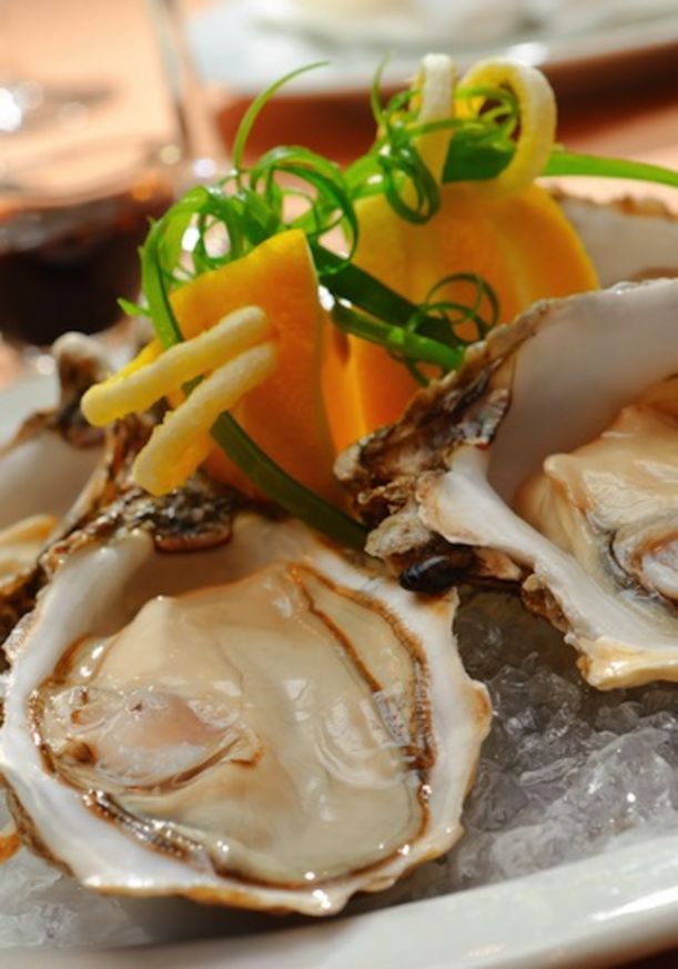 5 Sexy & Slimming Foods For Valentine's Day Hero Image