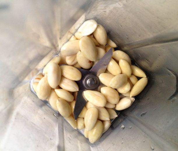 How to Make Almond Milk in 4 Easy Steps Hero Image
