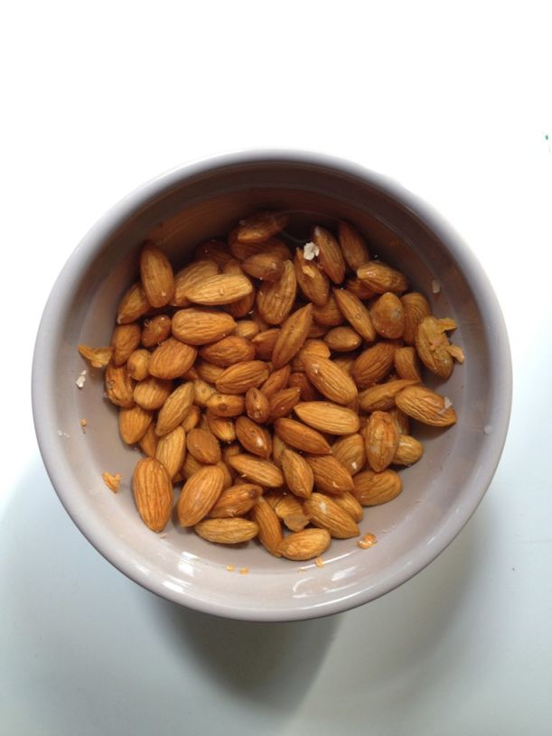 How to Make Almond Milk in 4 Easy Steps Hero Image