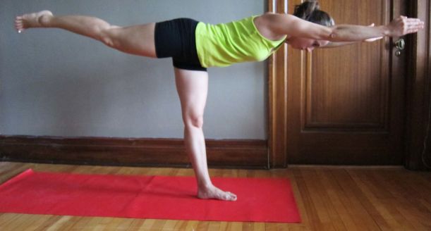 10 Off-Season Asanas for Hockey Players Hero Image
