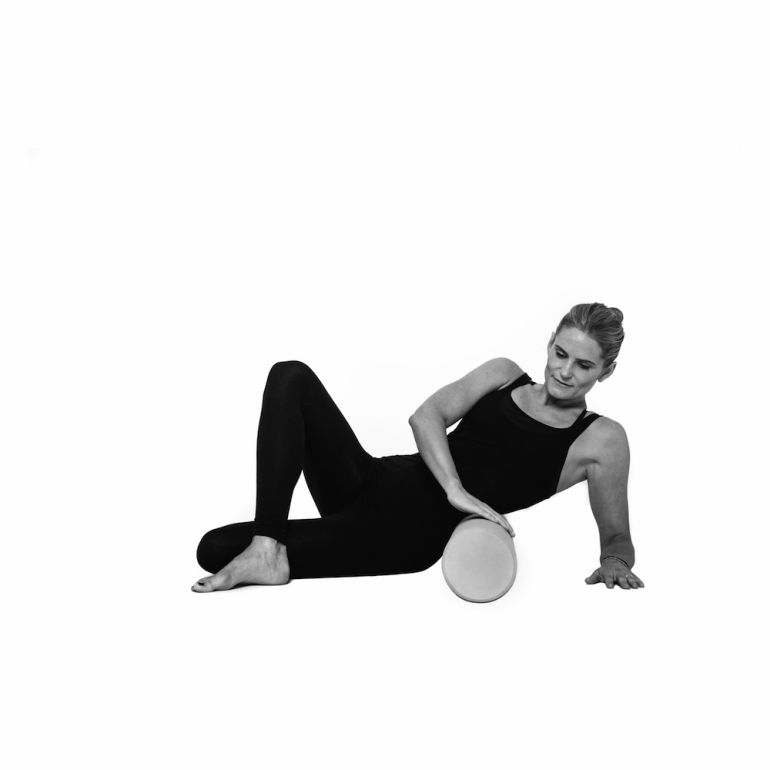 5 Ab Exercises You Can Do With A Foam Roller Hero Image