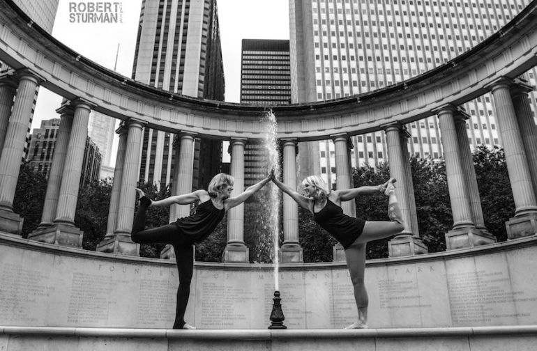 Yoga In Chicago: 18 Photos From The Windy City Hero Image