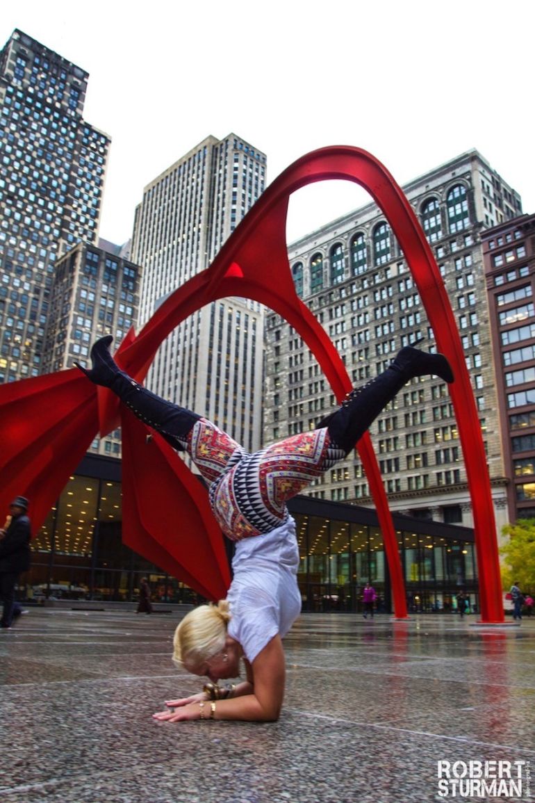 Yoga In Chicago: 18 Photos From The Windy City Hero Image