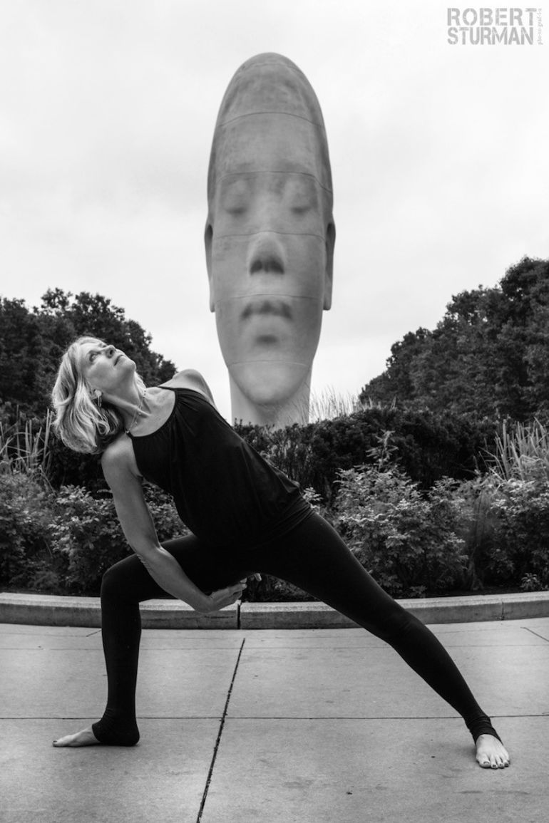 Yoga In Chicago: 18 Photos From The Windy City Hero Image