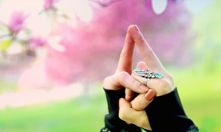 7 Mudras To Unlock Your 7 Chakras Hero Image