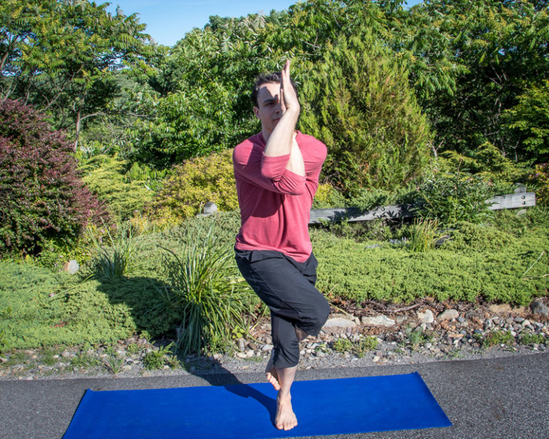 A 10-Minute Yoga Series For Geminis (Or Anyone Looking For A Challenge) Hero Image