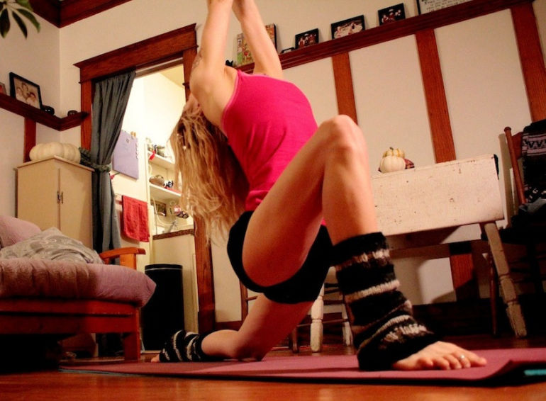 10-Minute Yoga Sequence For Relaxation Hero Image