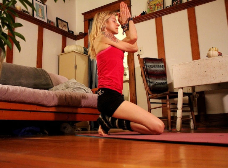 10-Minute Yoga Sequence For Relaxation Hero Image