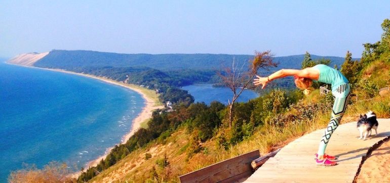 10 Tips To Take Great Yoga Pics On Instagram Hero Image
