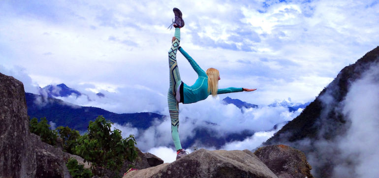 10 Tips To Take Great Yoga Pics On Instagram Hero Image