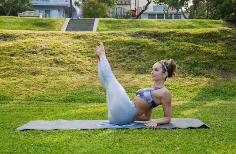 A 20-Minute Ab Workout For A Super Strong Core Hero Image