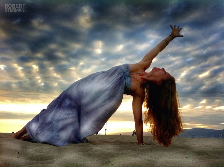 Incredible Yoga Photos You Won't Believe Were Taken With A Cellphone Hero Image