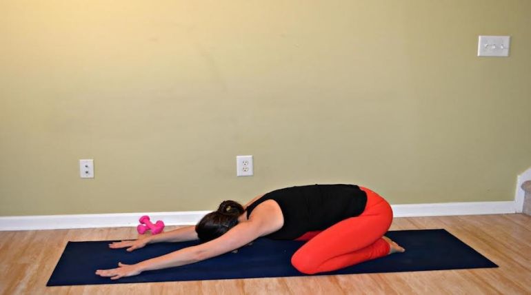 10-Minute Core Sequence For A Digestive Detox Hero Image