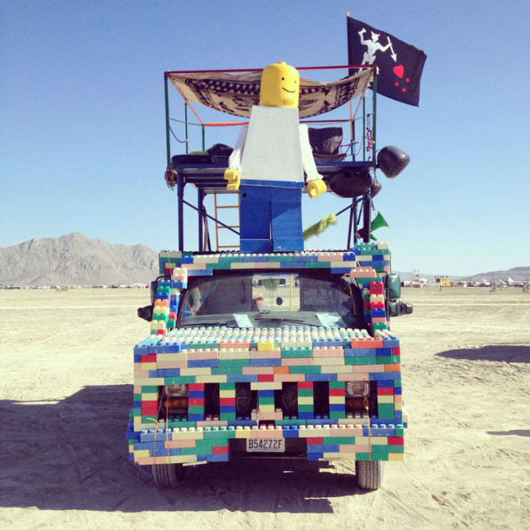 30 Amazing Photos That Will Make You Wish You Were At Burning Man 2014 Hero Image