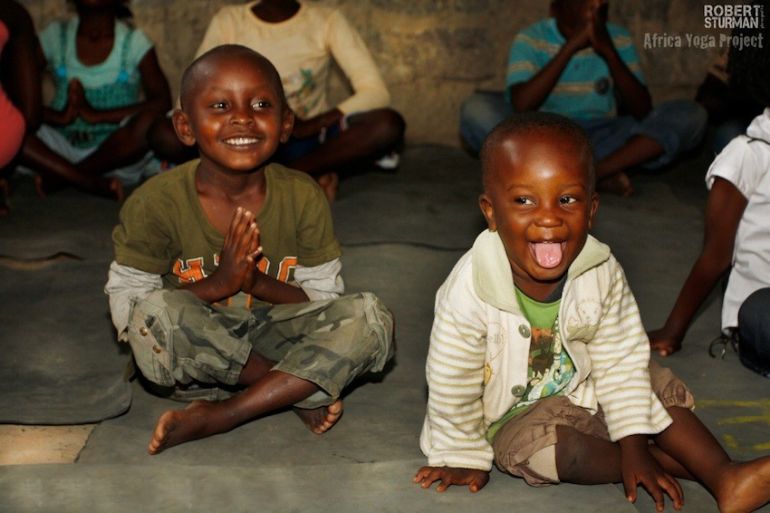 Yoga With Kids (Sweet Slideshow) Hero Image
