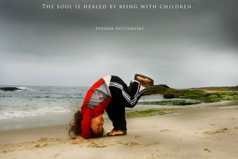 Yoga With Kids (Sweet Slideshow) Hero Image