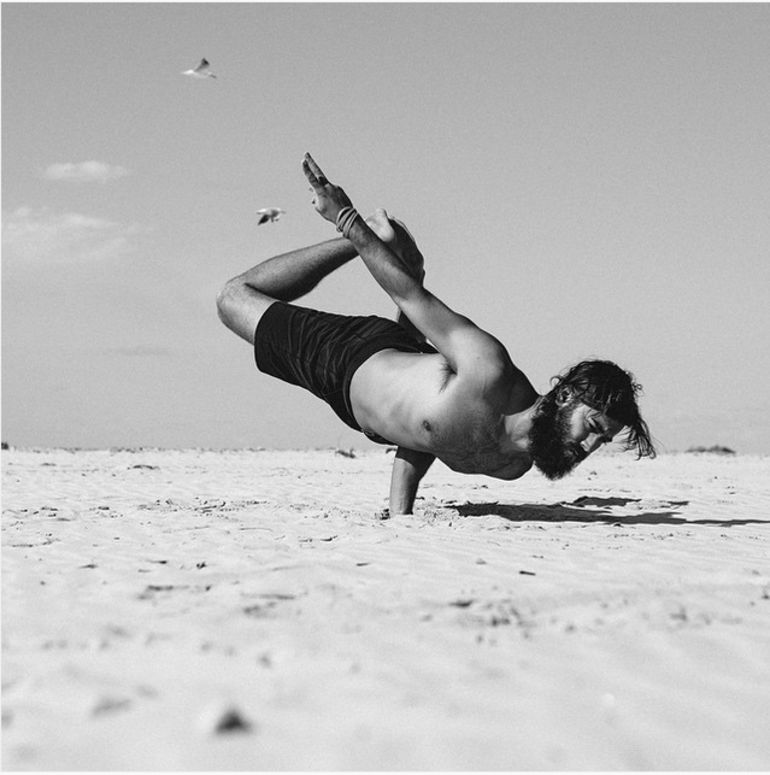 21 Badass Yogis Around The World (Happy International Day Of Yoga!) Hero Image