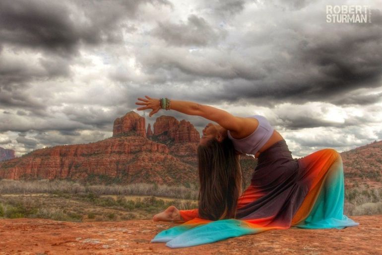 Big Rocks & Big Skies: Yoga In Sedona, Arizona (Beautiful Photos) Hero Image