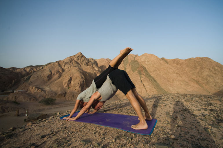 Yoga & Meditation In The Sinai Desert (Gorgeous Photos) Hero Image