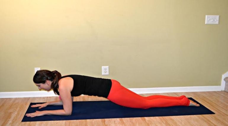 10-Minute Core Sequence For A Digestive Detox Hero Image