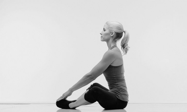 The Only 4 Moves You Need For A Strong Core Hero Image