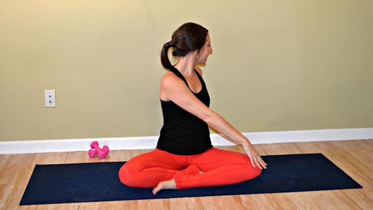 10-Minute Core Sequence For A Digestive Detox Hero Image