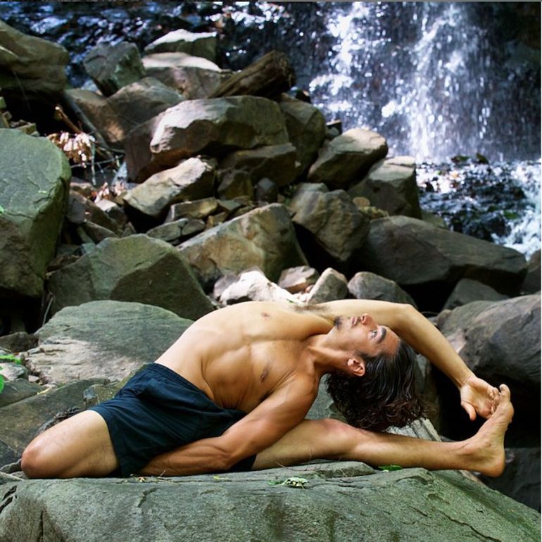 21 Badass Yogis Around The World (Happy International Day Of Yoga!) Hero Image