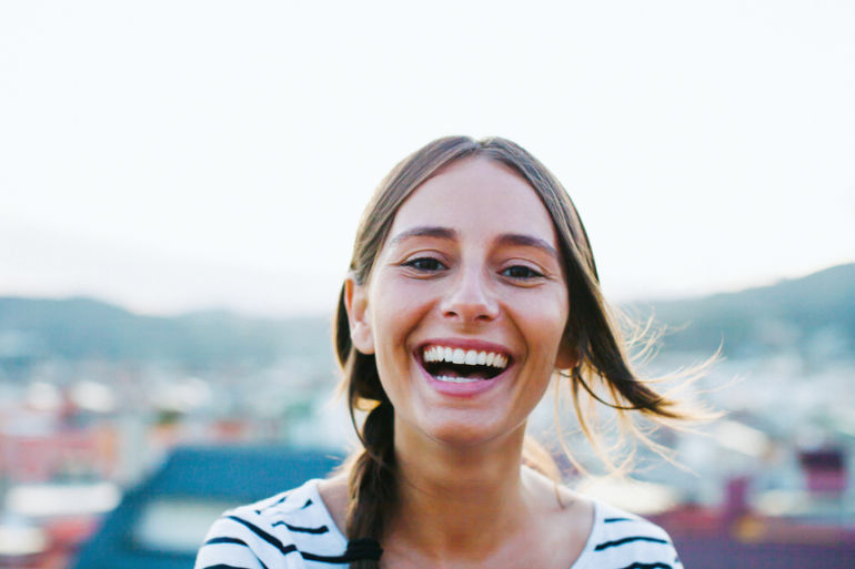 Get Beachy Hair Without The Beach + 3 Other Fuss-Free Spring Styles Hero Image