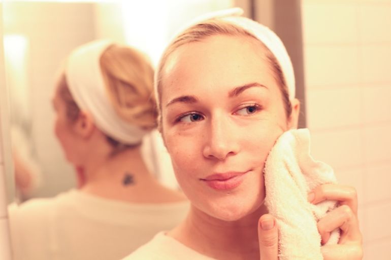 An All-Natural Aesthetician Spills Her Secrets For Gorgeous Skin Hero Image