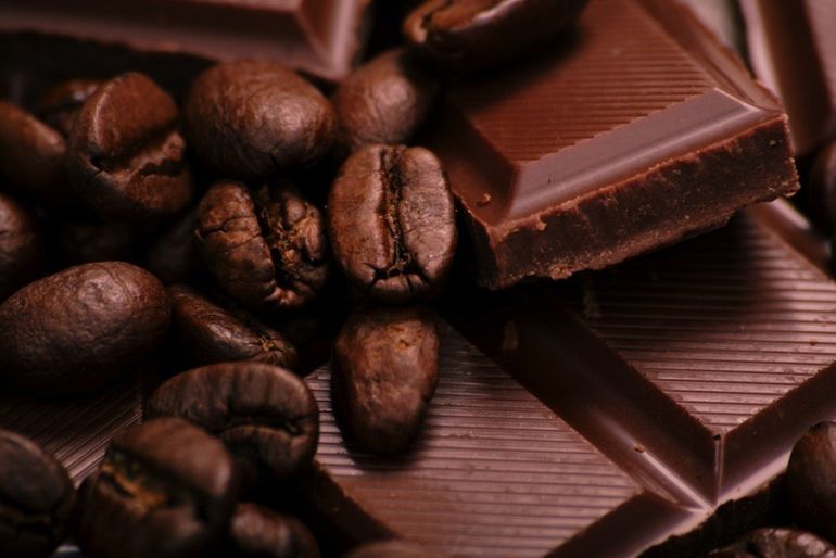 21 Foods To Keep At Home If You're Trying To Eat Clean Hero Image